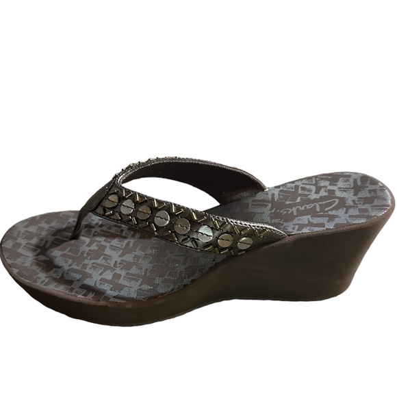 Clarks Shoes - Clark’s wedge flip flops yatcht tide grey. Size 9 embellishments beads. NWT